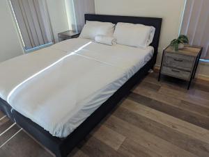 Spacious Entire 4Bedroom House in Gladstone 1 to 8 People can Stay