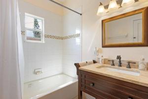 Beautiful Home Steps from the beach + Side Porch