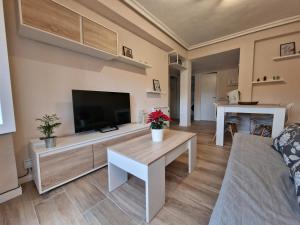 PASARELA ALMOZARA HOME & Parking gratis