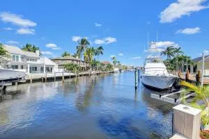 Casa Tropico - Highland Beach