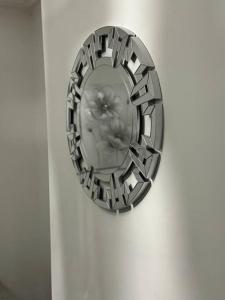 Contractors, Groups 4xBedRooms 5xDouble Beds, Close to City free parking sleeps x 10 WiFi ,Netflix,LGI Check Reviwz