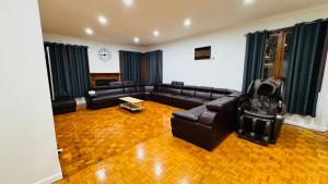 luxury 5 bedrooms, Pool, Quiet