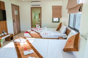 Ruby Hotel Cat Ba