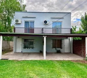 ALOJAMIENTO MONI - Colonia Hocker