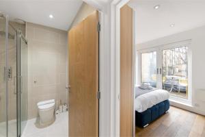 Tranquil Flat with Outdoor Space - Prime Location!