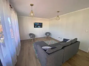 Cómoda casa nueva 3 D 2 B - Algarrobito