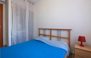 Cozy Apartment In Isca Marina With Wifi