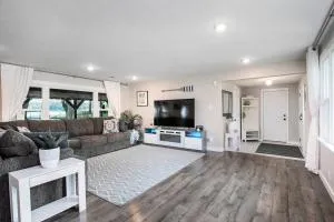 Lakeshore Cottage Waterfront/Great Wi-fi - Niles