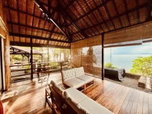 阿尼劳米拉格罗斯潜水旅馆 - 马比尼