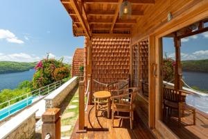 Luxury Double Room with Sea View and Balcony