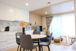 CBD Japanese Retreat 2BR 1P Brekky Wifi Netflix