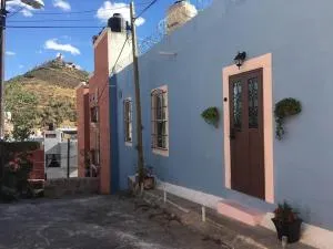 New house in historic center, close to amenities. - Mezquitillo