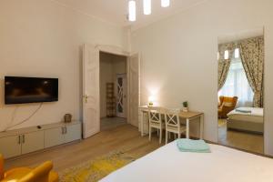 Victoriei Square Apartment