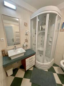 Huge two floor apartment on the Park Colonnade, 160 sqm