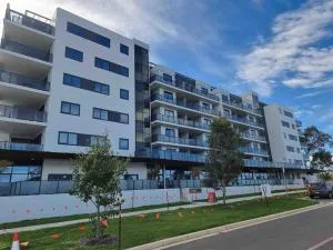 Gungahlin Center-1 Bedroom New Stylish Unit - غولبورن