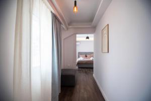 Niki Athens Suites - Sunny Suite in Monastiraki Historical Centre