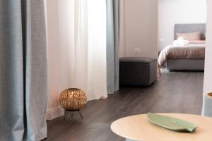 Niki Athens Suites - Sunny Suite in Monastiraki Historical Centre