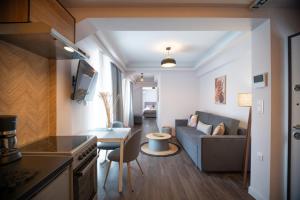 Niki Athens Suites - Sunny Suite in Monastiraki Historical Centre