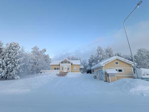 obrázek - Arctic Lakeside Home