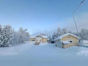 Arctic Lakeside Villa - 凯米耶尔维