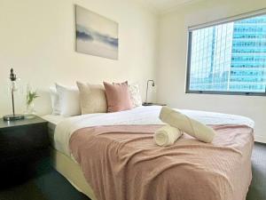 A Cozy 2B2B Apt Next To Carlton Garden W/ Parking