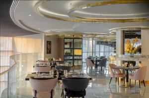 Paramount Towers - Elegant Home