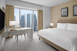 Premier City View Room, King bed and Sofa bed, Including direct access to Dubai Marina Mall & Marina Walk room in Address Dubai Marina