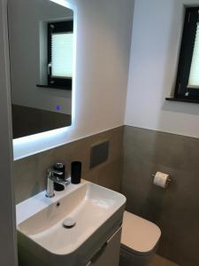 Schöne 1,5 Zimmer Wohnung mit Aussenterrasse, Nice small 1,5 room flat with an outside terrace