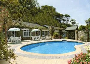 11 Granite Henge - Bodinnick