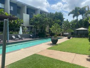 1BR, Study + Patio & Pool