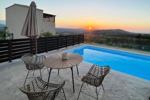 Romance at brand new Villa Dionysos w heated pool