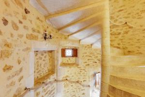 B&B / Chambres d'hotes 14th Century Priory in Pressigny : photos des chambres