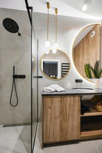 Golden Dreams Luxury Apartments 21