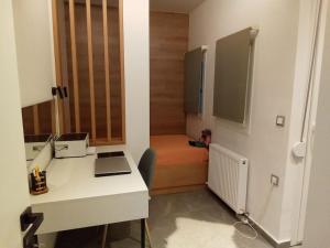 Artemis Luxury Suite in Iktinou Pedestrian & Mitropolitou Iossif area