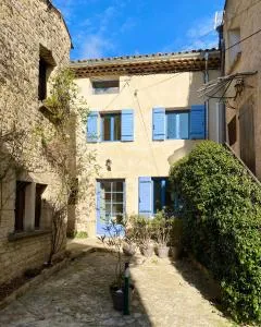 Charmante maison de village au coeur du Luberon - 沃日讷