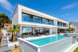 Luxury Villa Dali - 42 m2 infinity pool & wellness