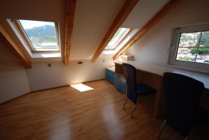 Springs Apartments & Rooms