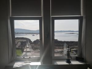 Millport Beach Apartment, Crichton St, sea views