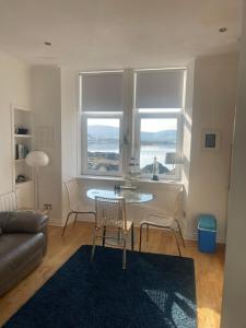 Millport Beach Apartment, Crichton St, sea views