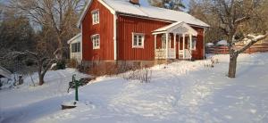 Året runt i väldigt härlig natur Bo på lantgård