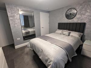 Luxury room in 2 bed Apartment