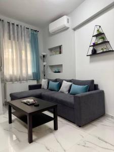 Ellis Oasis Apartment