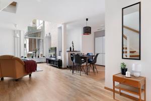 Guestly Homes - 3BR City Charm