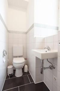 Exclusive 2-room souterrain apartment