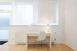 Exclusive 2-room souterrain apartment