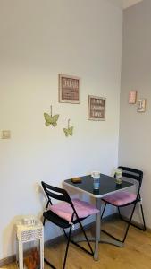 Cozy apartment ideally located city center and Megaron Moussikis metro station