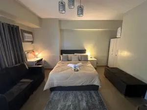 Cozy Studio with Queen Size Bed in Araneta Quezon City - Cubao
