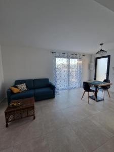 Terre de Crussol - Gite 3 étoiles en Ardèche, avec piscine et clim, 2-4 personnes