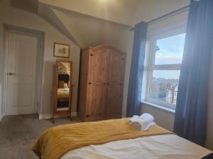 Avondale,2 bed lakeside on the Promenade, free parking & wifi