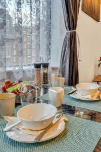 Central London, near Marble Arch, Oxford Street, Mayfair, One Bedroom Apartment